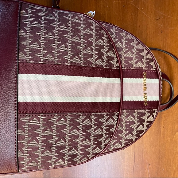 Michael Kors Abby Tote - Picture 4 of 7